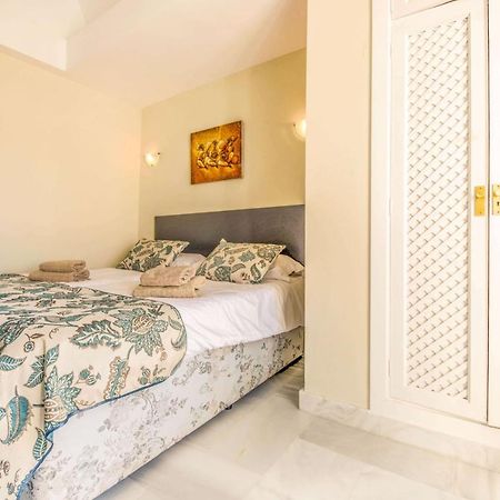 בנאלמדנה Apartamento En Puerto Marina מראה חיצוני תמונה
