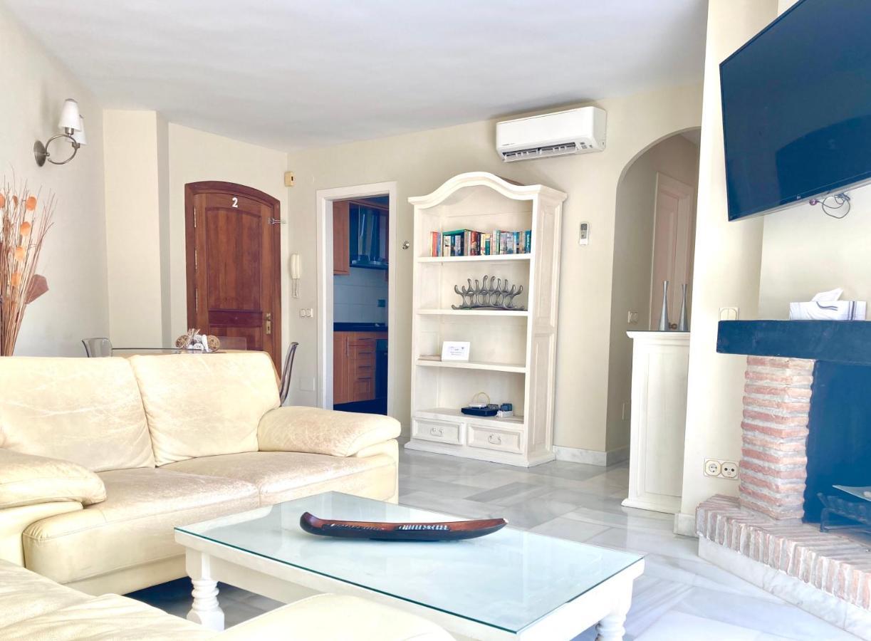 בנאלמדנה Apartamento En Puerto Marina מראה חיצוני תמונה