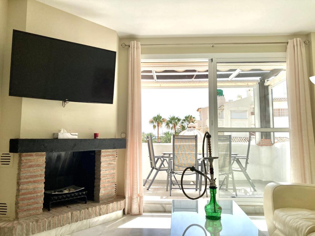 בנאלמדנה Apartamento En Puerto Marina מראה חיצוני תמונה