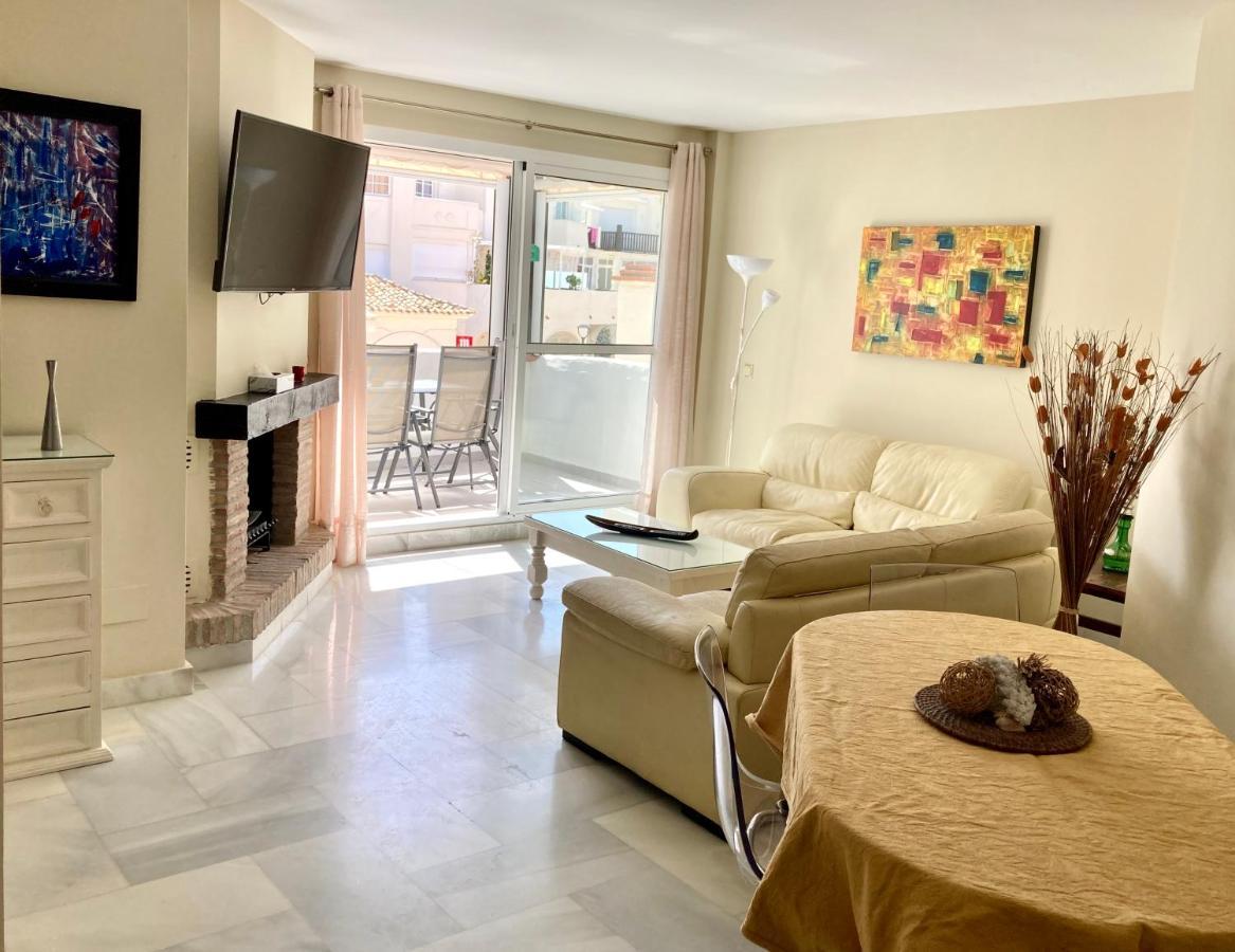 בנאלמדנה Apartamento En Puerto Marina מראה חיצוני תמונה