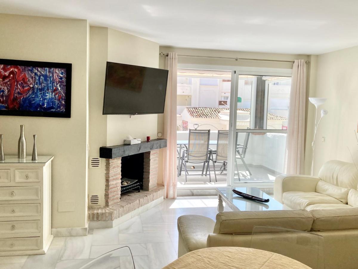 בנאלמדנה Apartamento En Puerto Marina מראה חיצוני תמונה