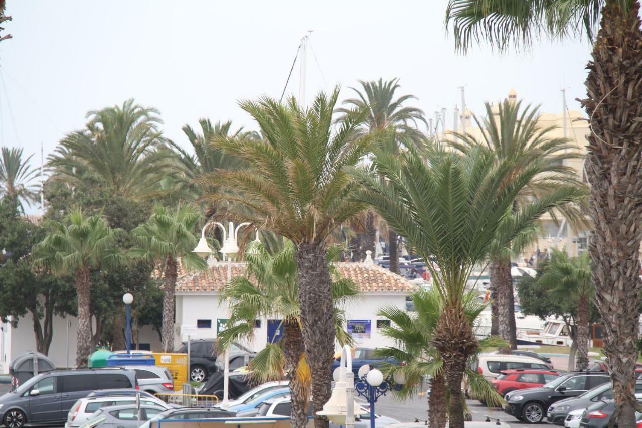 בנאלמדנה Apartamento En Puerto Marina מראה חיצוני תמונה
