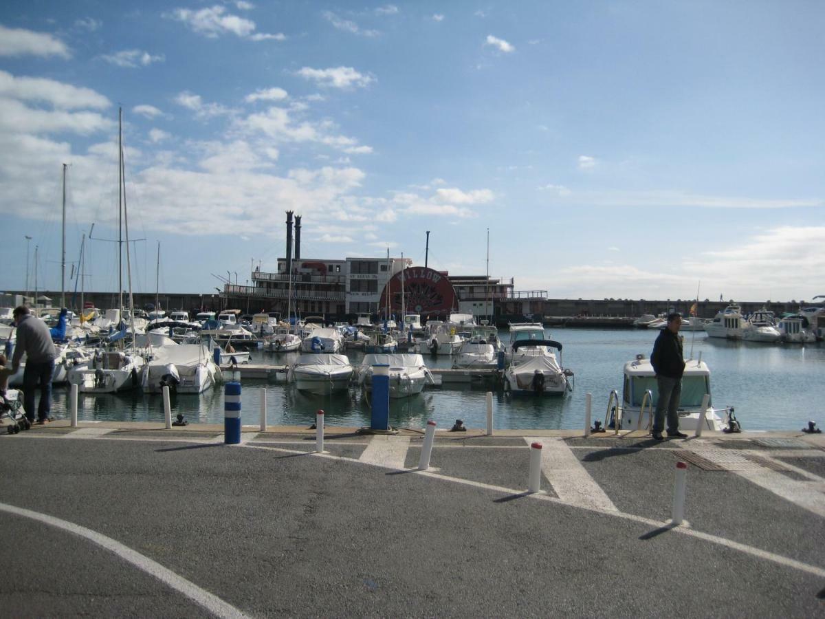 בנאלמדנה Apartamento En Puerto Marina מראה חיצוני תמונה